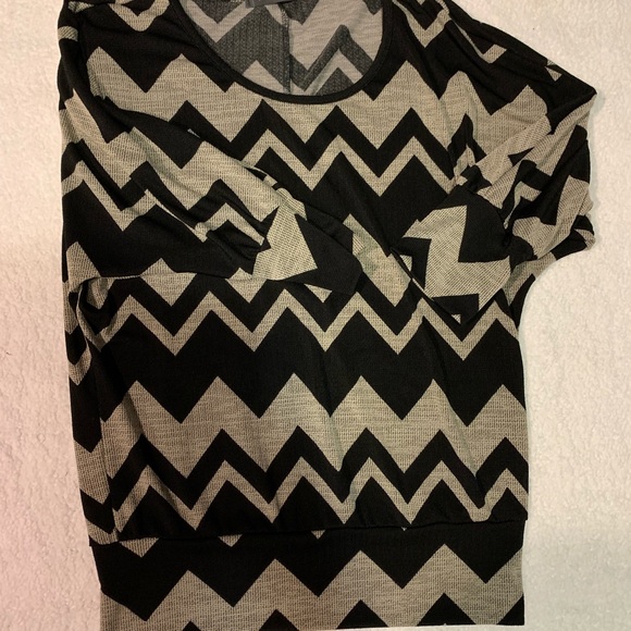 Small Suzy Shier blouse - Picture 3 of 5